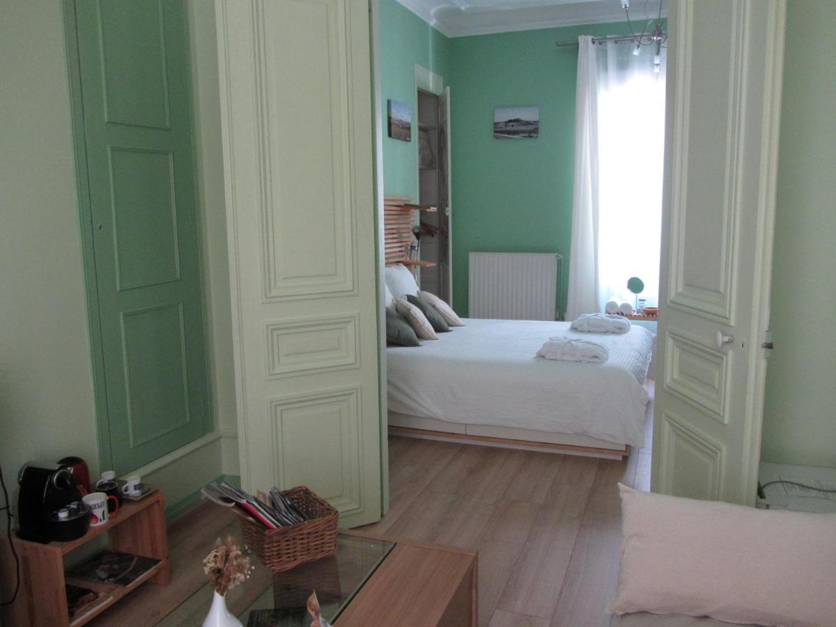 Chambre D'Hotes Les Epicuriens Epernay Exterior photo