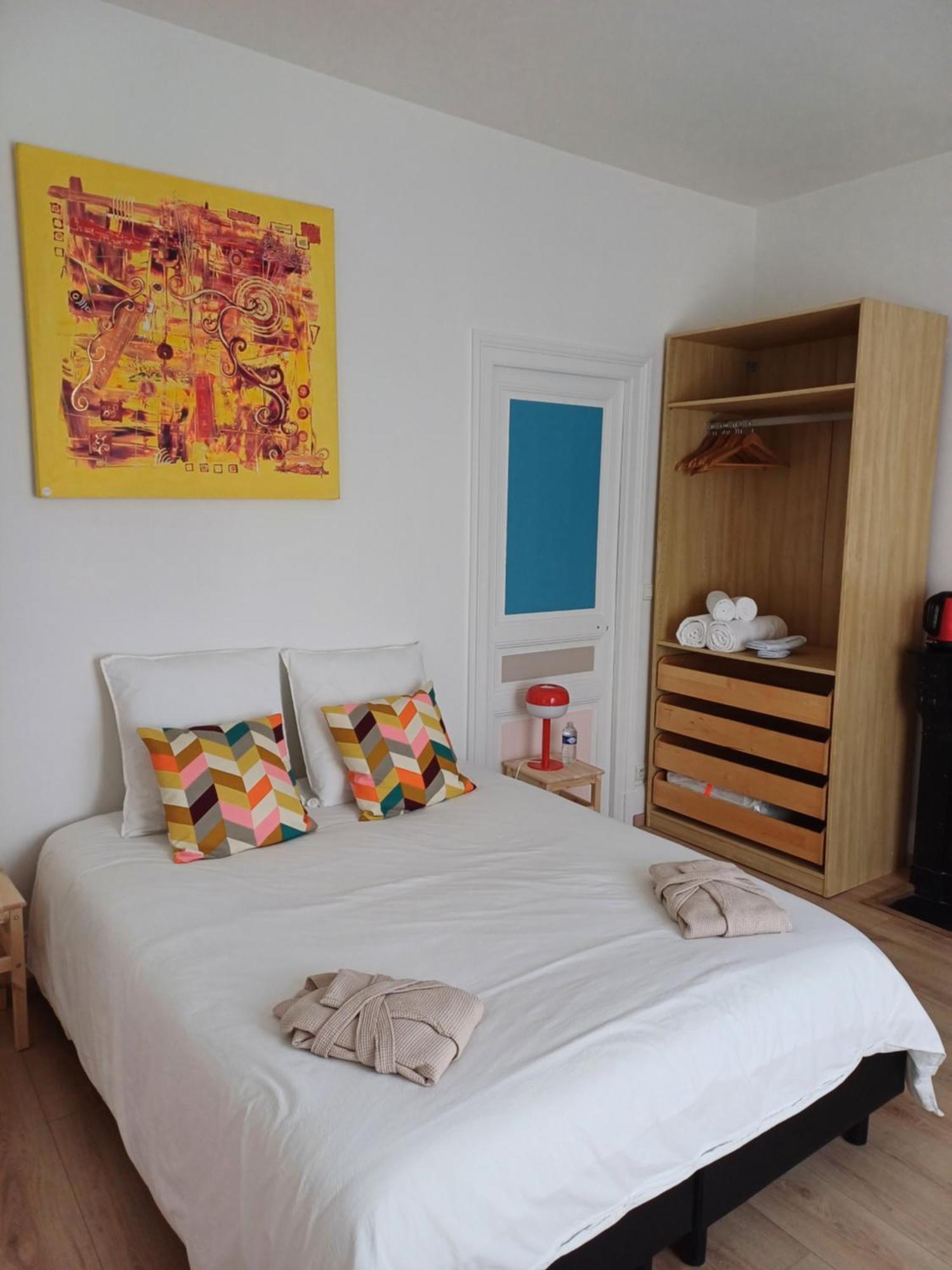 Chambre D'Hotes Les Epicuriens Epernay Exterior photo
